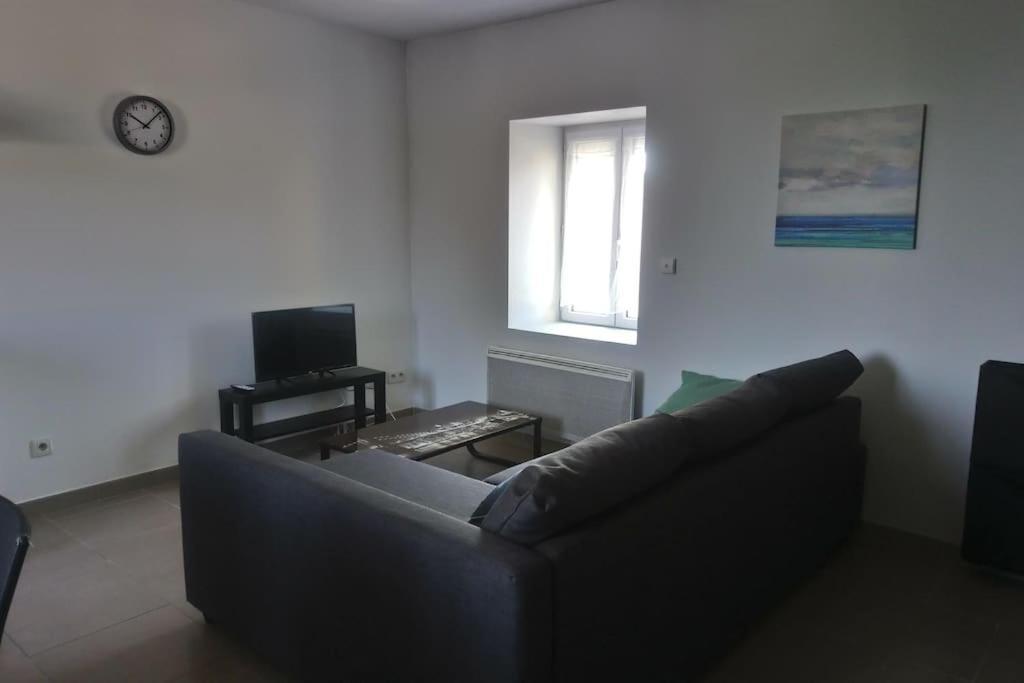 Bel Appart Duplex Moderne A 9 Min De L'Aeroport Janneyrias Exterior photo